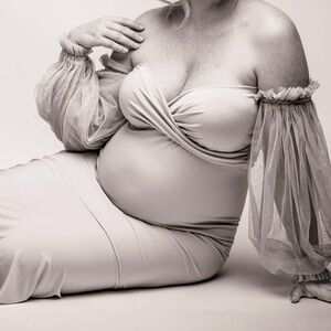 Maternity Photoshoot Dress Sz L with long train